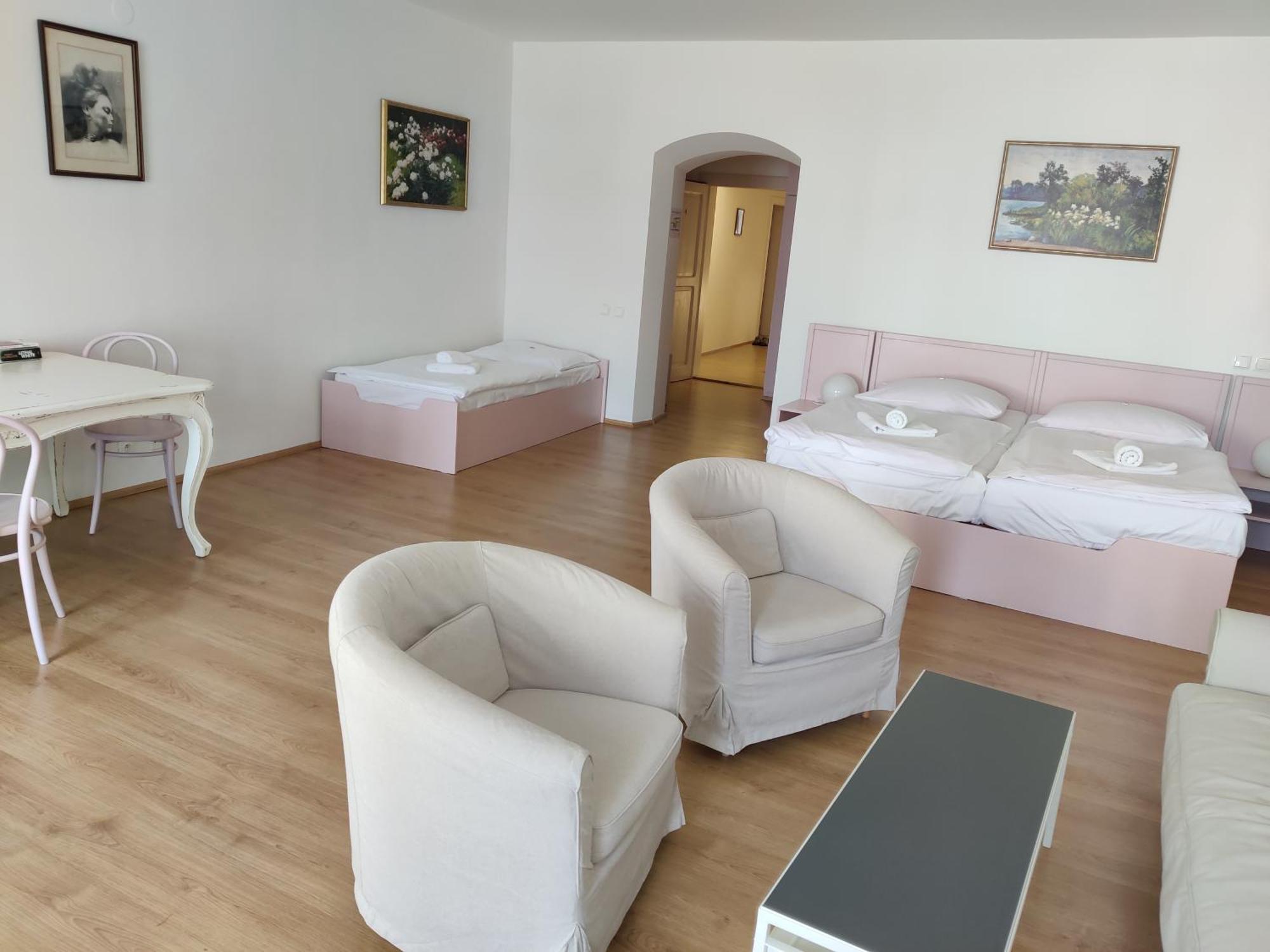 Hotel Celerin Telč Extérieur photo