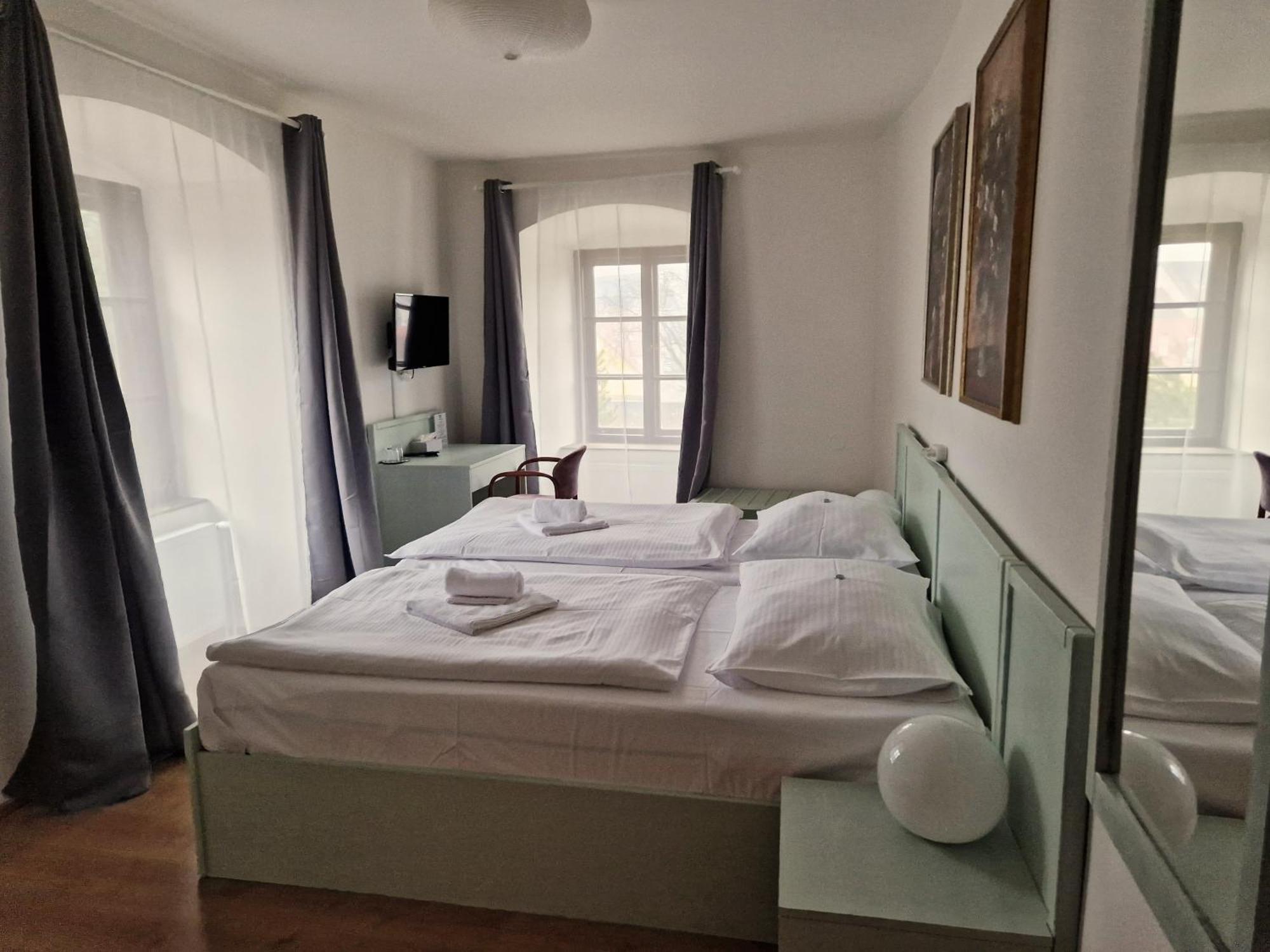Hotel Celerin Telč Extérieur photo