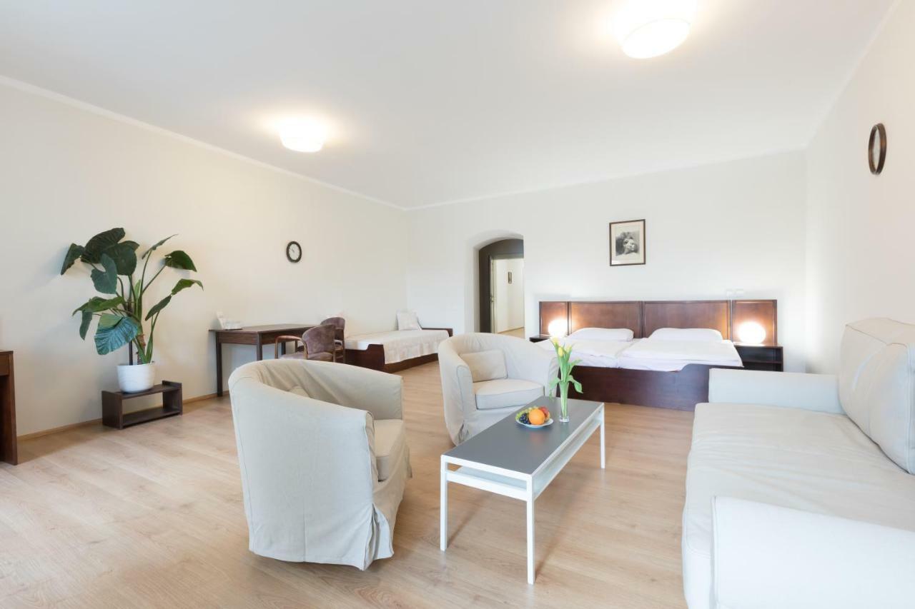 Hotel Celerin Telč Extérieur photo
